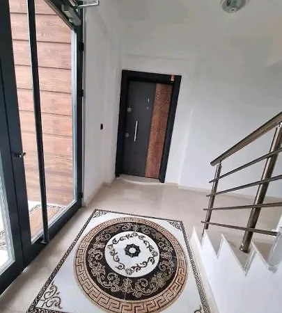 Aloha Airport Guest Apartament