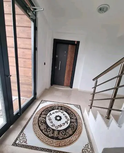 Aloha Airport Guest Apartmán